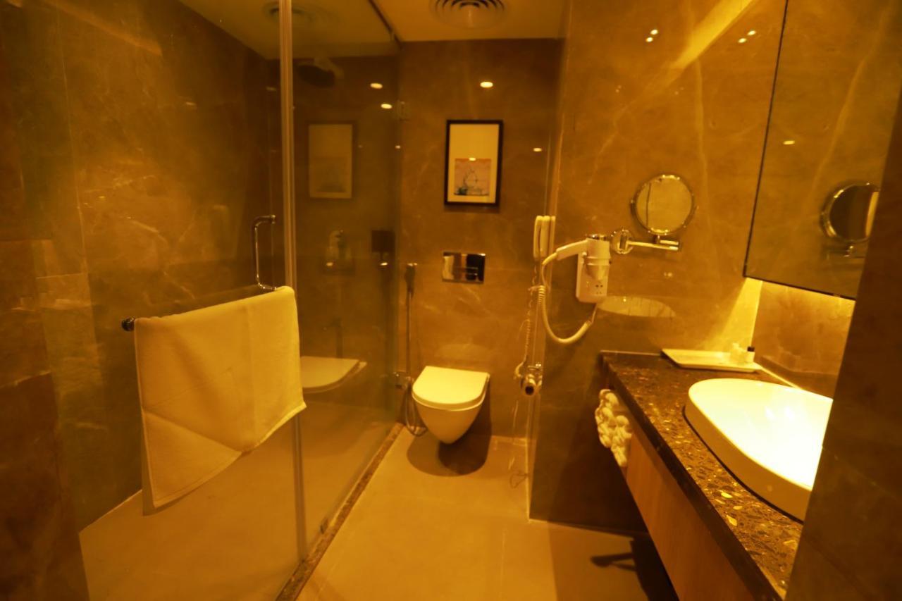 Grand Sarovar Portico, Lātūr מראה חיצוני תמונה