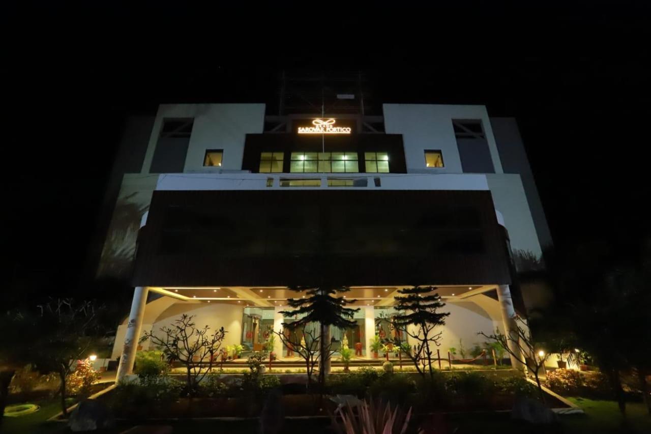 Grand Sarovar Portico, Lātūr מראה חיצוני תמונה